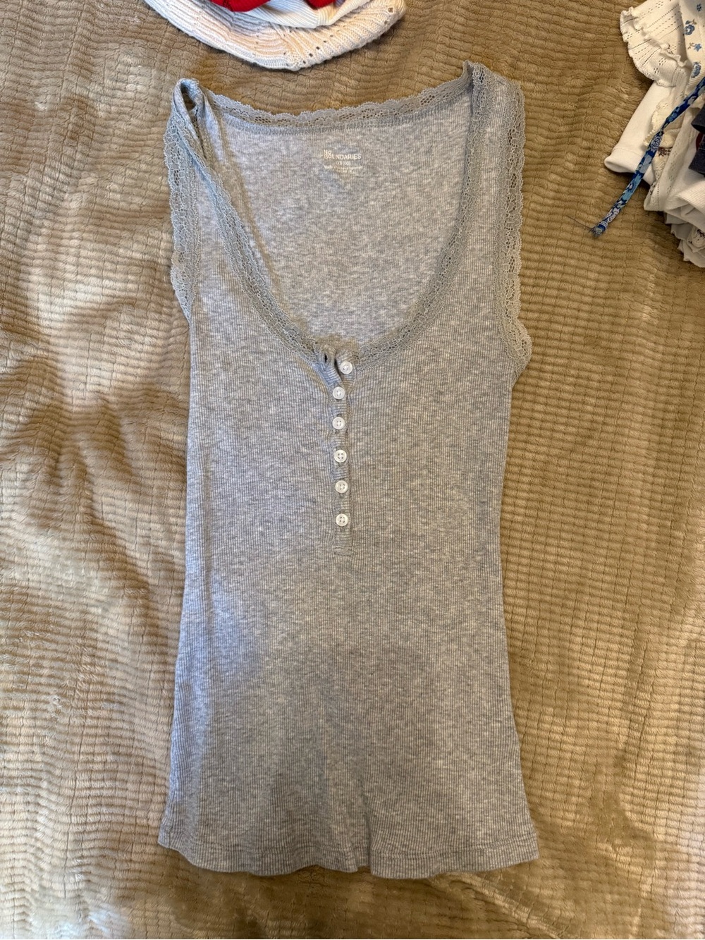 Sleeveless Lace-Trim Henley Tank Top - Light Gray